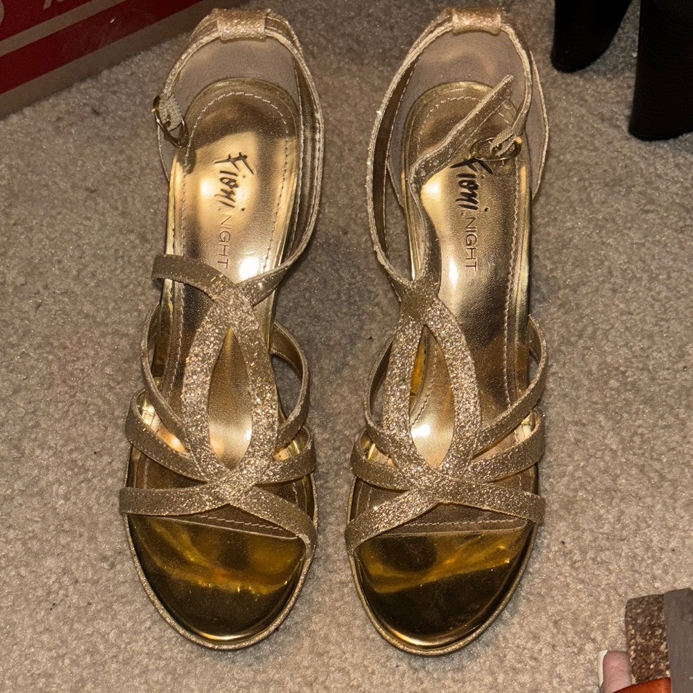 FIONI Clothing Gold Strappy Heels